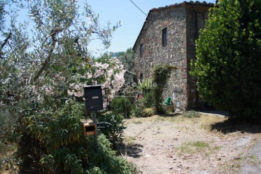 Colonica Carmignano  VENDITA