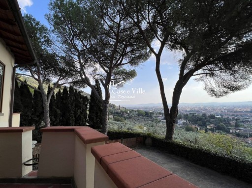 Villa Prato  VENDITA