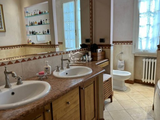 Villa Serravalle Pistoiese  VENDITA