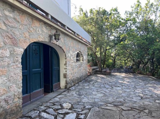 Villa Serravalle Pistoiese  VENDITA