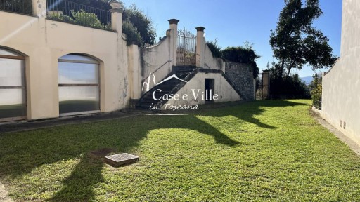 Porzione di villa Prato  VENDITA