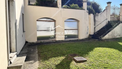 Porzione di villa Prato  VENDITA