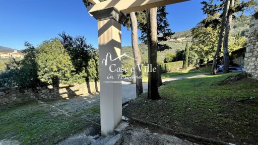 Porzione di villa Prato  VENDITA