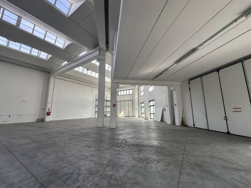 Capannone con Appartamento Prato  AFFITTO