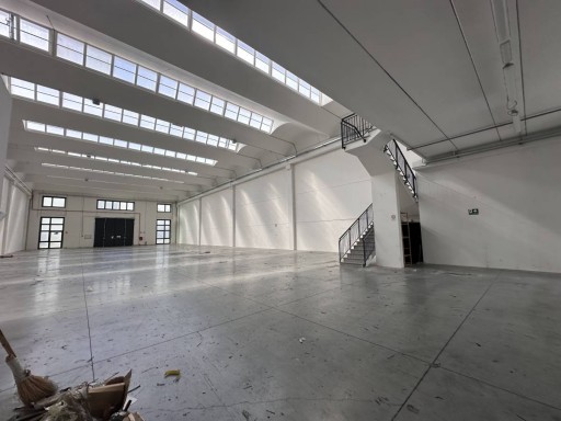 Capannone con Appartamento Prato  AFFITTO