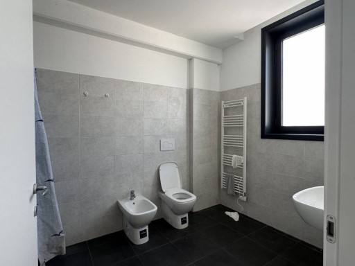 Capannone con Appartamento Prato  AFFITTO