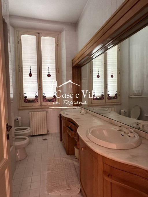 Villa Prato  VENDITA