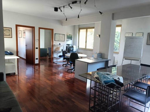 Ufficio Prato  AFFITTO