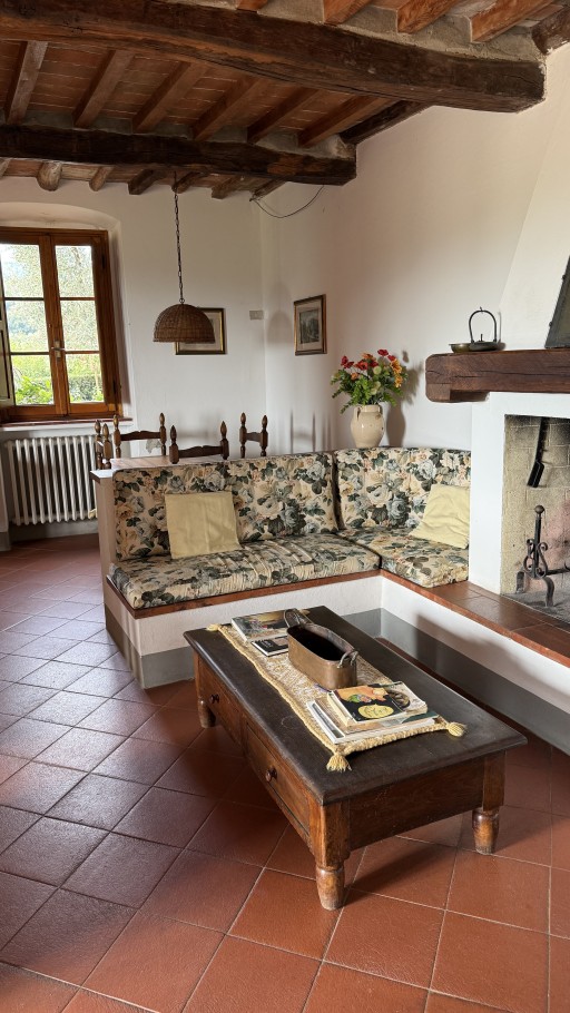Colonica Pistoia  VENDITA