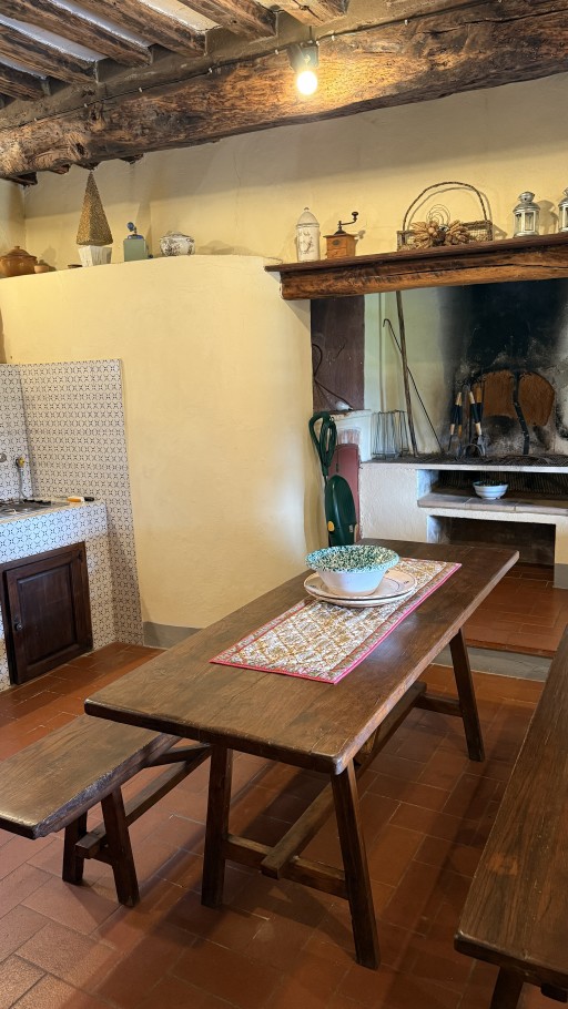 Colonica Pistoia  VENDITA